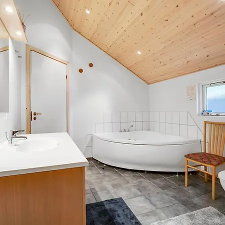 Silke - 600m From The Sea By Interhome *